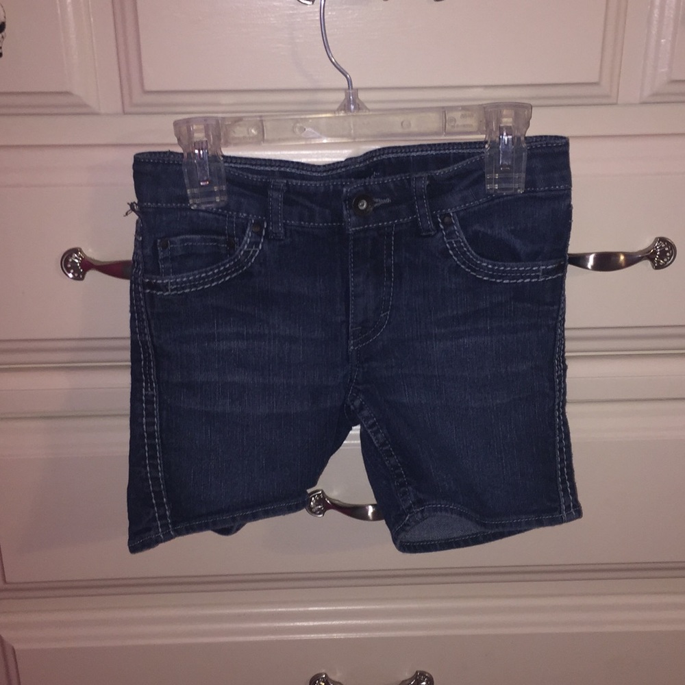 Levi Midi Shorts!